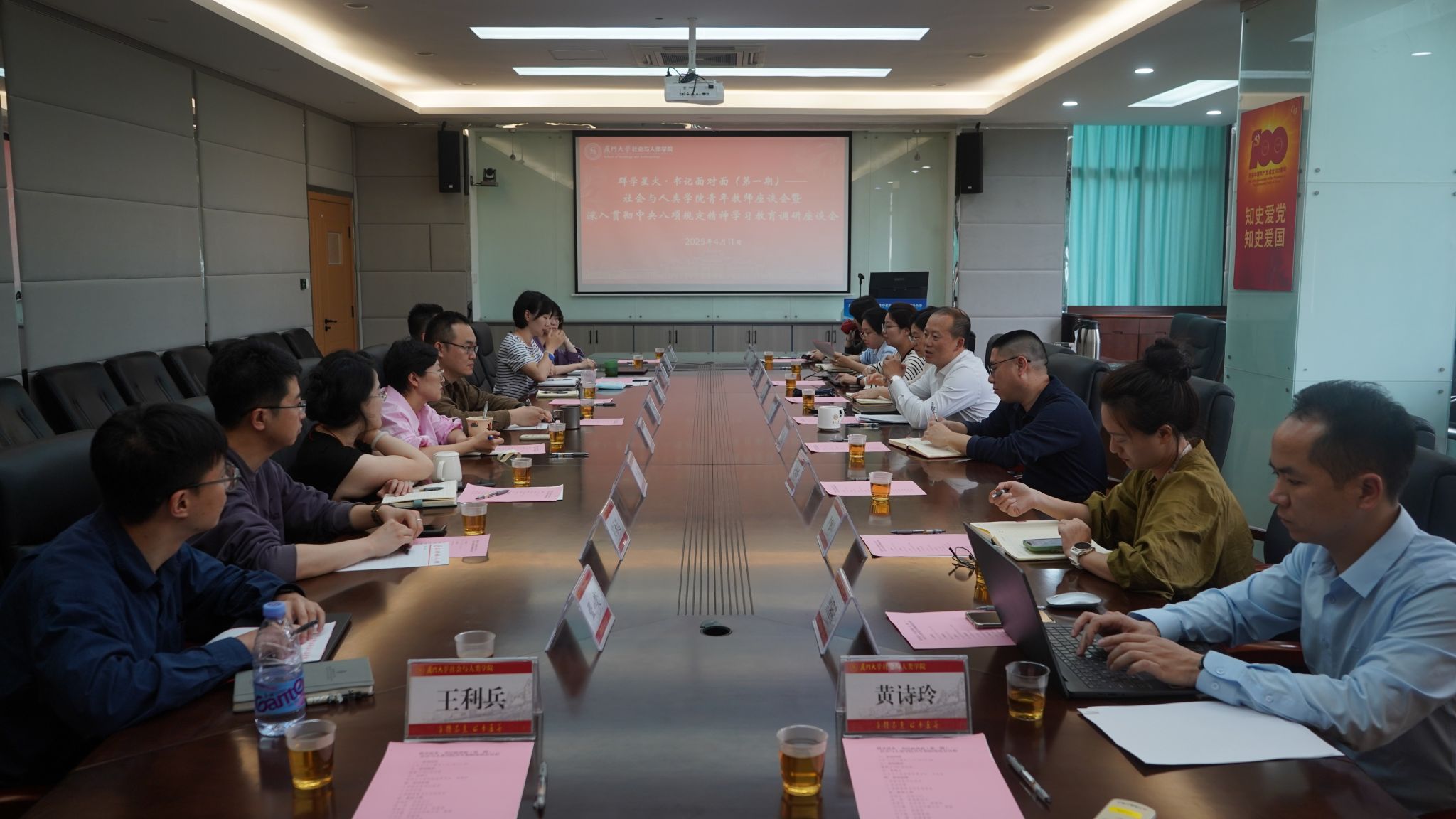 01 pg娱乐电子游戏场全景(1).jpg